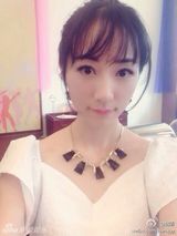 组图：韩雪曝新剧造型 御姐变身小清新萌少女