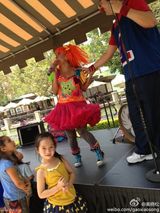 组图：高晓松全家美国度假 娇妻爱女比基尼出镜