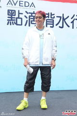 组图：谭咏麟想看霍汶希女儿 母亲节尽孝陪家人