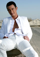 组图：奇道曝光黑白写真大片显帅气