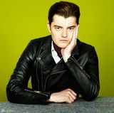 组图：《在路上》男星萨姆-赖利登杂志秀文艺范