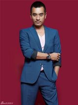 组图：陈龙“小新式”粗眉搞怪 “武松”也有可爱时