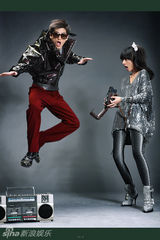 幻灯图集：彭坦春晓体验“穿越” 另类时尚60年 