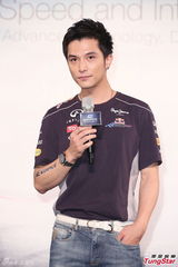 邱泽否认劈腿李毓芬：没什么好解释的(组图)