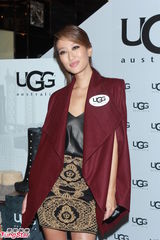 组图：谢婷婷不信母亲整容 曝谢贤做保养