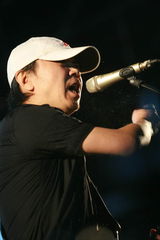 崔健压轴龙水湖音乐节首日