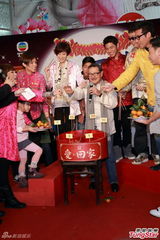 组图：汤镇宗女儿汤洛雯首次触电心情紧张