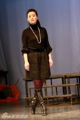 幻灯：谭晶主演《在那遥远的地方》 一人饰两角