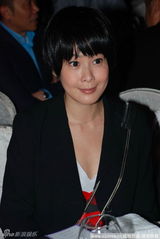 幻灯图：韩雨芹嫁豪门上海再摆酒 向张国立夫妇敬茶