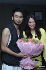 组图：泰星TAE上海宣传 蓄络腮胡与女主角打情骂俏