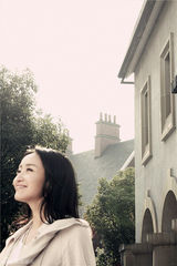 组图：赵子琪演绎欧洲风情秀 优雅气质成广告新宠