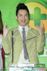 组图：庾澄庆自称电脑白痴 骄傲早有六块肌