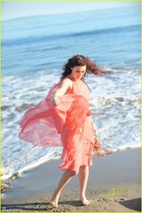 高清组图：布鲁斯-威利斯女儿性感着装拍时尚广告