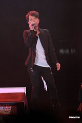 组图：林子祥李克勤开演唱会 相识多年首次合作