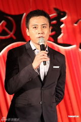 组图：《建党伟业》首映 周润发为角色断食减肥