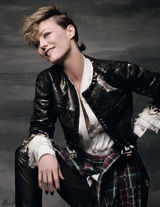 组图：你秀恩爱我自赏 德普前女友变短发帅T