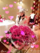 组图：元宵情人双节 范冰冰嘟嘴森蝶送妈妈礼物