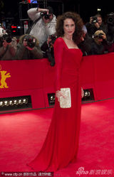 组图：《绑架》首映 伊莎贝尔帅气不抵andie娇艳