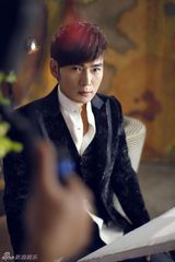 组图：焦恩俊《蒲公英》MV白色情人节温情首发