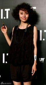 高清组图：李晨袁泉出席某新店开幕暨新品发布