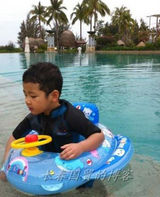 组图：郭涛四岁爱子近照曝光 聪明活泼神似老爸