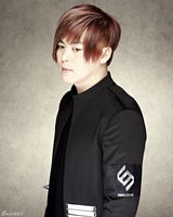 高清组图：对话文熙俊谈HOT感慨 看好INFINITE