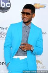 组图：亚瑟小子潮装亮相公告牌音乐奖