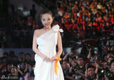 高清图集：霍思燕白裙亮相大影节 优雅似缪斯女神