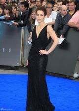 组图：《普罗米修斯》伦敦首映 塞隆蓝裙性感