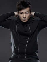 组图：于波最新写真曝光 风度翩翩尽显儒雅气质