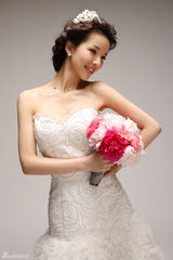 组图：冯绍峰班嘉佳华丽婚纱大片唯美浪漫