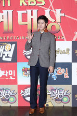 组图：KBS演艺大赏颁奖礼 郑恩智孙娜恩清纯亮相