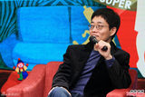 组图：脱口秀黄西助阵育儿节目 要接地气