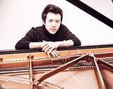 组图：李云迪音乐会海报曝光 抚琴展优雅气质