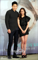 组图：郑雨盛(郑宇成)韩智敏等出席《padam padam》发布