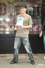 组图：陈冠希举办改版签书会 自曝与女友无结婚打算