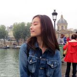 组图：倪妮漫游巴黎街头 素颜搞怪自拍