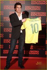 幻灯图集：《危情谍战》巴西首映 克鲁斯玩呜呜祖拉