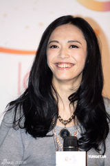 幻灯图：刘烨姚晨加盟《爱出色》 莫小棋超低胸抢镜