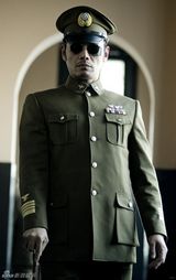 组图：邵兵《血战长空》霸气独眼cos阿汤哥