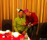 组图：《光辉岁月》欢度圣诞 曾志伟熊欣欣比搞笑