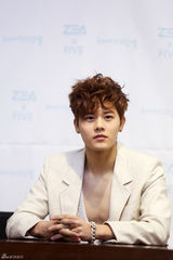 高清组图：韩团帝国之子分队首唱会 将发新曲