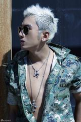 组图：MIC新歌《宿醉》MV花絮首曝光