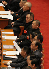 冯小刚张国立两会谈笑风生 宋丹丹独自现身(图)