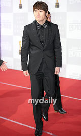 组图：韩国演员张赫获2010KBS演技大奖