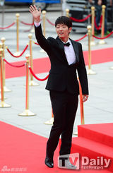 组图：韩星云集首尔电视剧盛典 吴奇隆等助阵