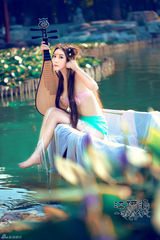 组图：江伊涵扮妖娆琵琶仙子写真曝光