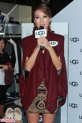 组图：谢婷婷不信母亲整容 曝谢贤做保养