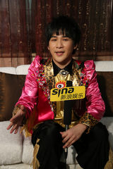 组图：大张伟接受新浪专访 春晚歌曲被指抄袭