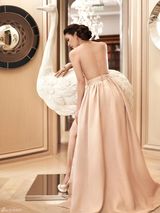 组图：黄小蕾限量笔记《蕾女心经II》个性十足